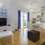 Apartment Apartments Villa Tribunj