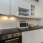 Apartment Apartments Villa Tribunj