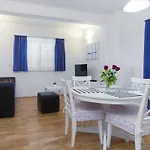 Apartment Apartments Villa Tribunj