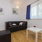 Apartment Apartments Villa Tribunj