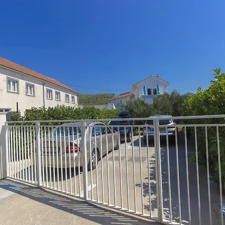 Apartments Villa Tribunj Tribunj (Sibenik-Knin)